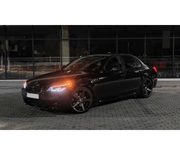 Комплект тунинг фарове за BMW E60/E61 (2003-2007)